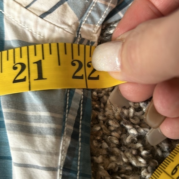 5/$25 Hollister men’s plaid pearl snap shirt size large - Picture 7 of 10